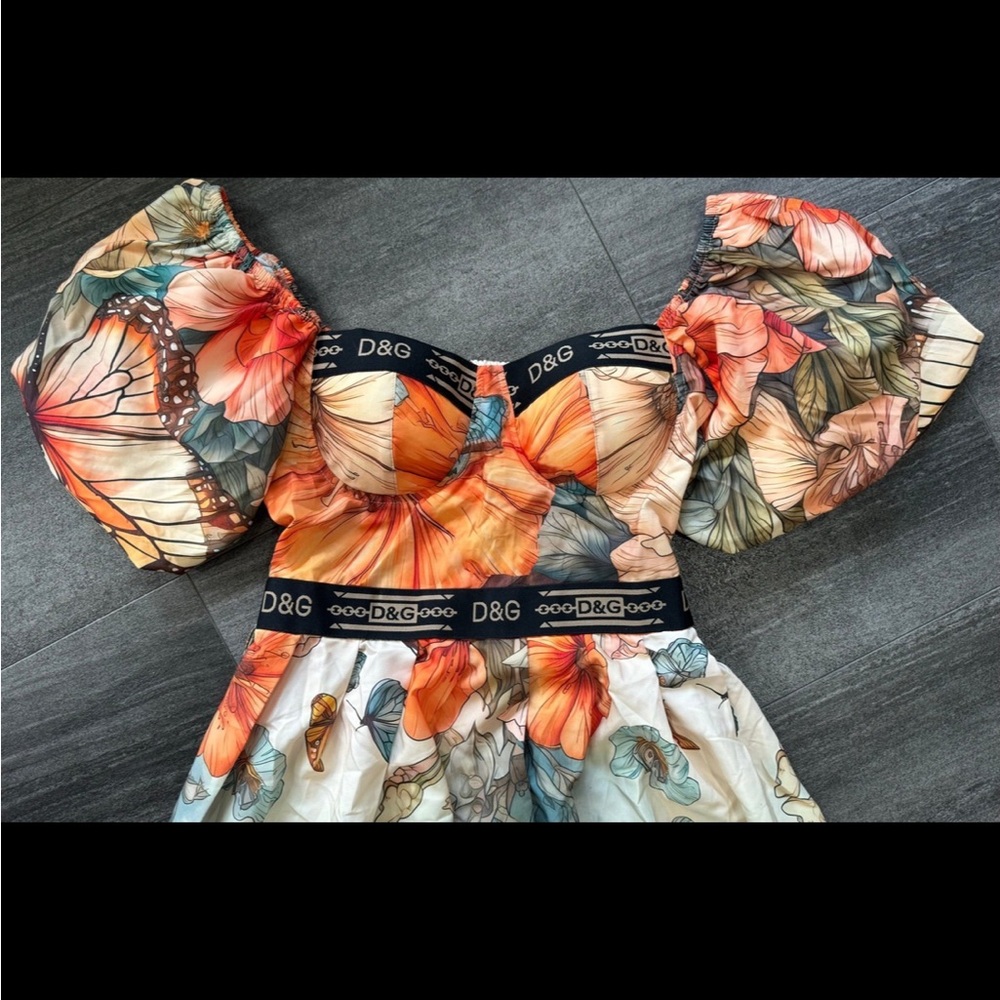 Beautiful Butterfly Print Dress - Picture 2 of 6